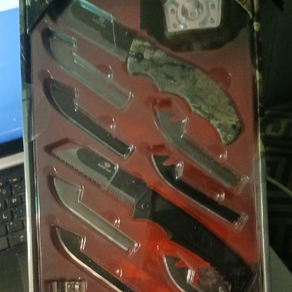 Mossy Oak 11-Piece Camouflage Knife Kit